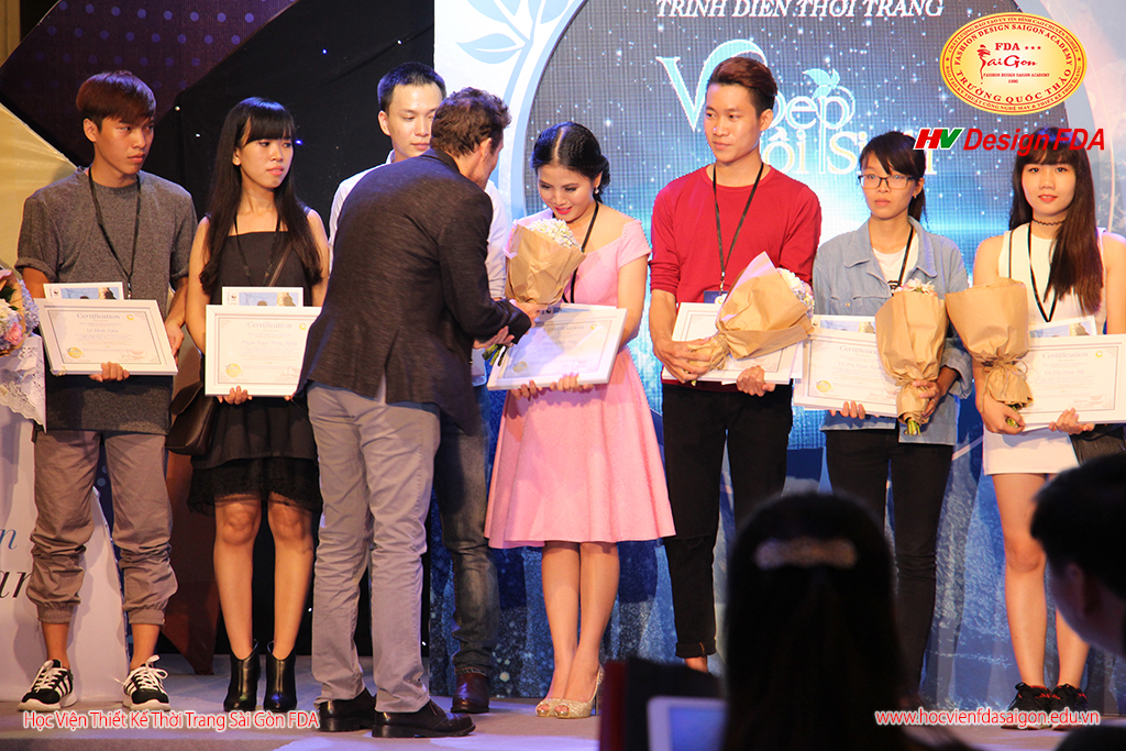 thiet ke thoi trang tai che