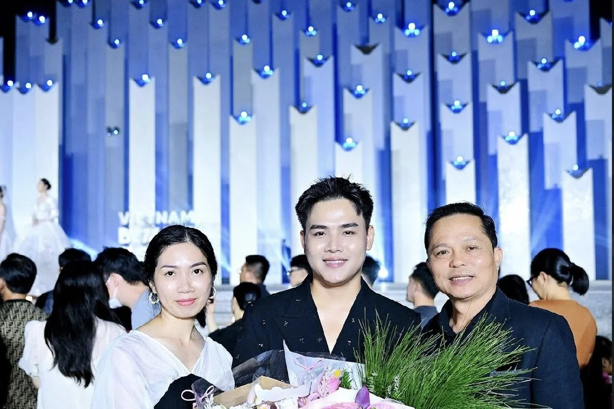 THÀNH CÔNG CỦA NTK KHANG TRỊNH – NIỀM TỰ HÀO CỦA HỌC VIỆN THỜI TRANG QUỐC THẢO VÀ NGÀNH THIẾT KẾ THỜI TRANG VIỆT NAM